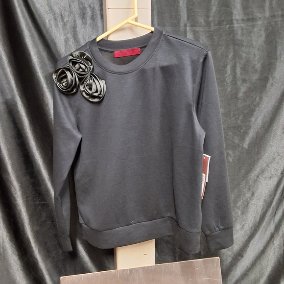 Black Long Sleeve Top with Floral Detail - Picture 7 of 11